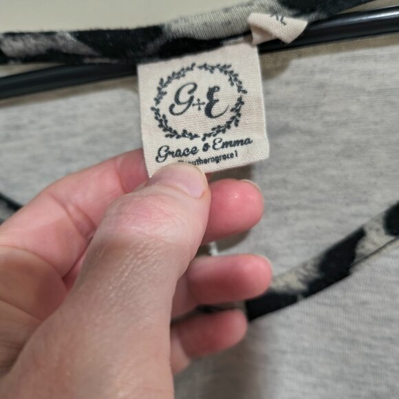 Grace & Emma XL Gray Plaid Leopard Print Mixed Media Long Sleeve Top - Picture 2 of 5